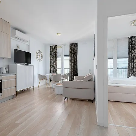 Rentplanet - Krochmalna * Warschau